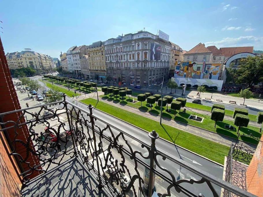 Extra Sok Szobas Apartman Budapest Kozpontjaban Apartment Exterior photo